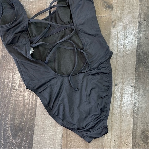 Bikini Lab Shell Yeah One Piece Swimsuit size Medium - Picture 6 of 11